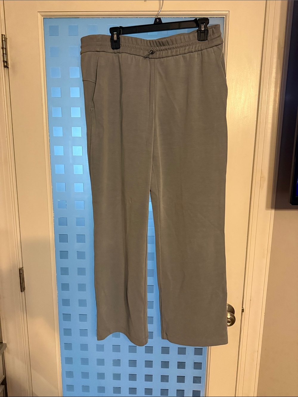 lululemon athletica Women’s Wide Leg Light Gray Pull-On Joggers